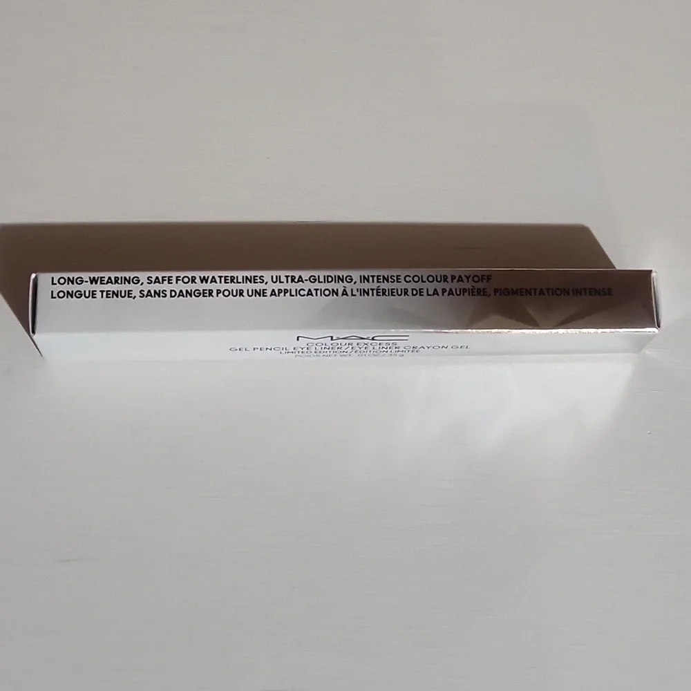 MAC Gleam On Colour Excess Gel Pencil Eye Liner